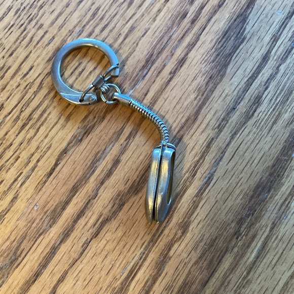 Vintage ballet slipper keychain - Picture 3 of 7